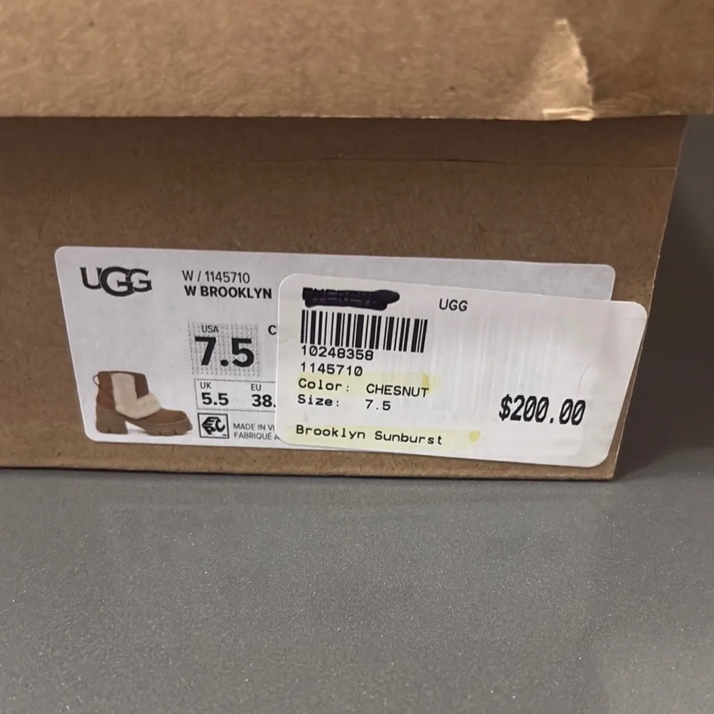 UGG Brown and Cream Winter Boots with Plush Lining - Picture 2 of 6